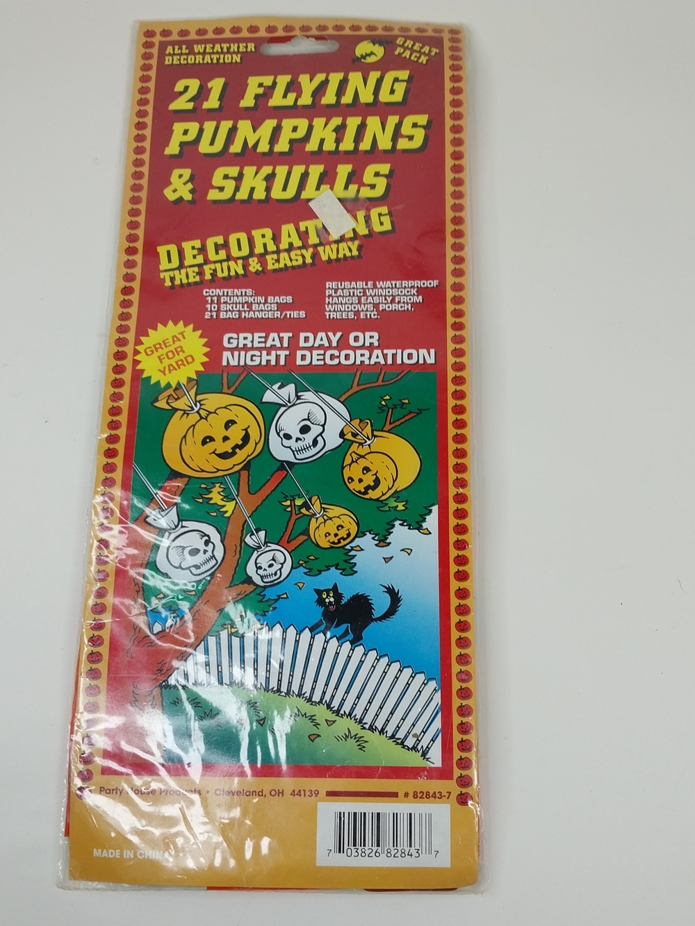 Vintage Halloween 21 Flying Pumpkins Jack O Lanterns and Skulls Yard Decorations
